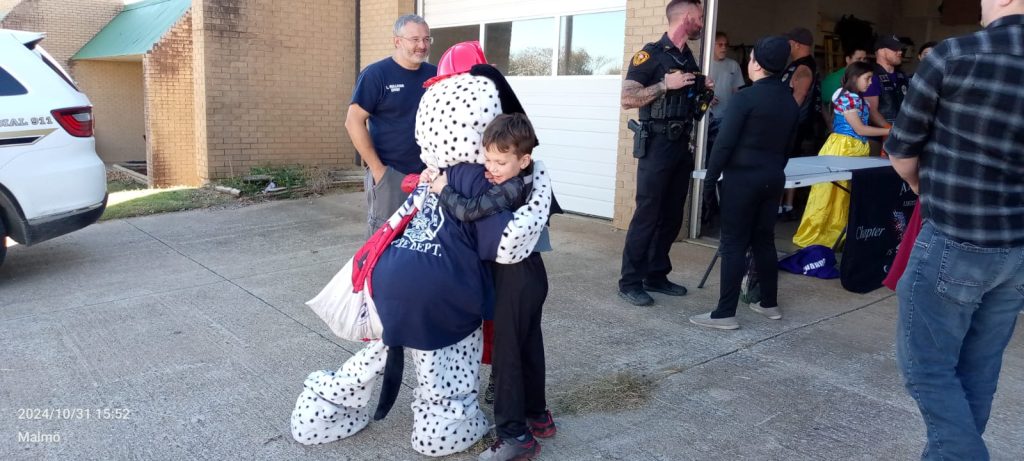 Henryetta Main Street Halloween Brings Festive Fun and Community Spirit (3)